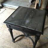 Table mignonne noir en chaîne avec couverture en zinc années 1900