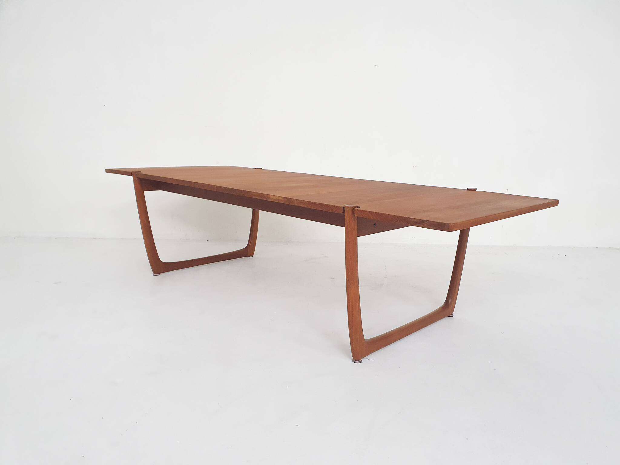 Large teak coffee table by Peter Hvidt and Orla Molgaard Nielsen model FD 575 for France and Son