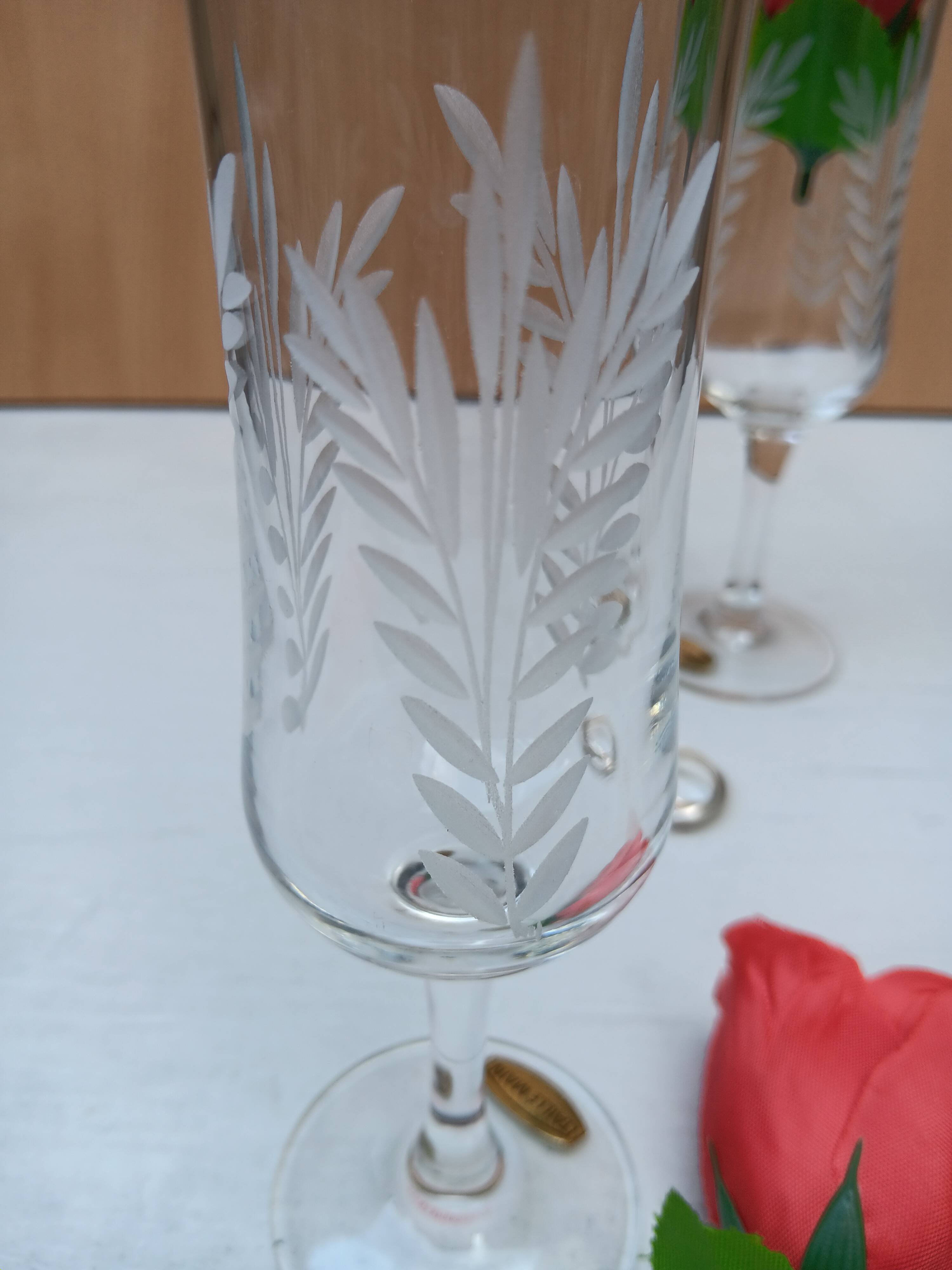 Hand-engraved champagne flutes