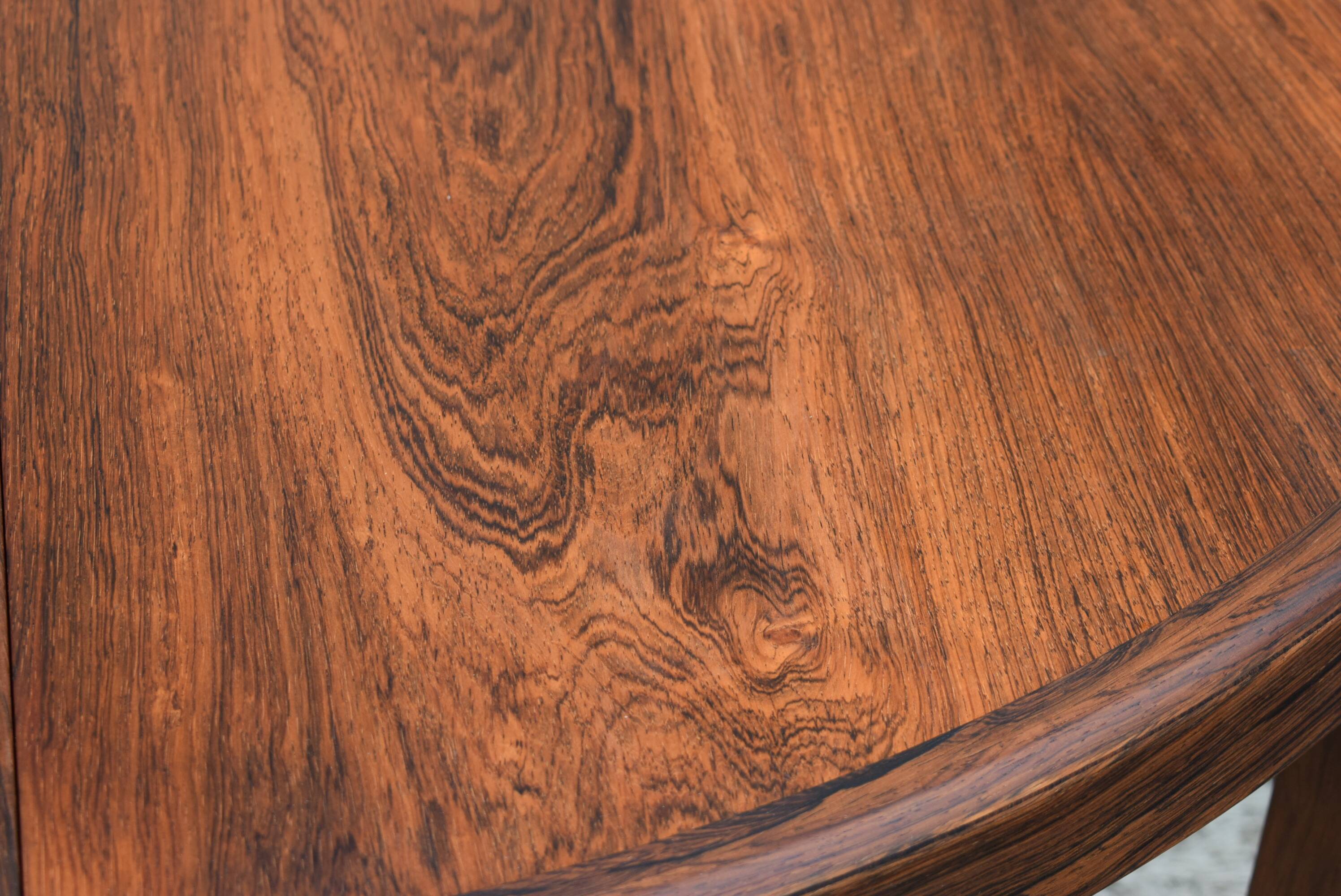 Rio rosewood table
