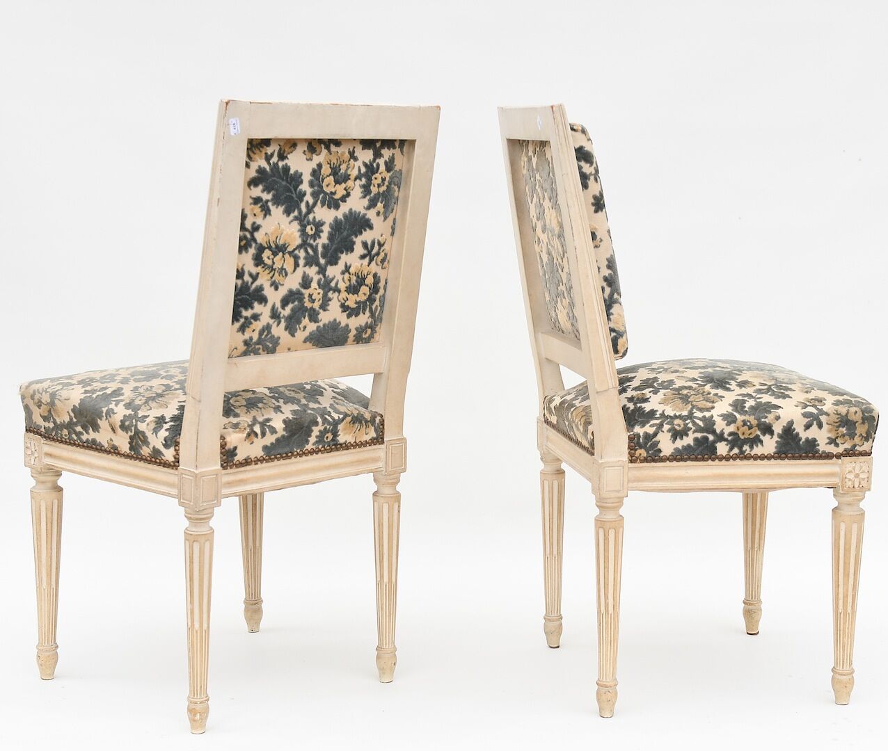 Série de 5 chaises de style Louis XVI