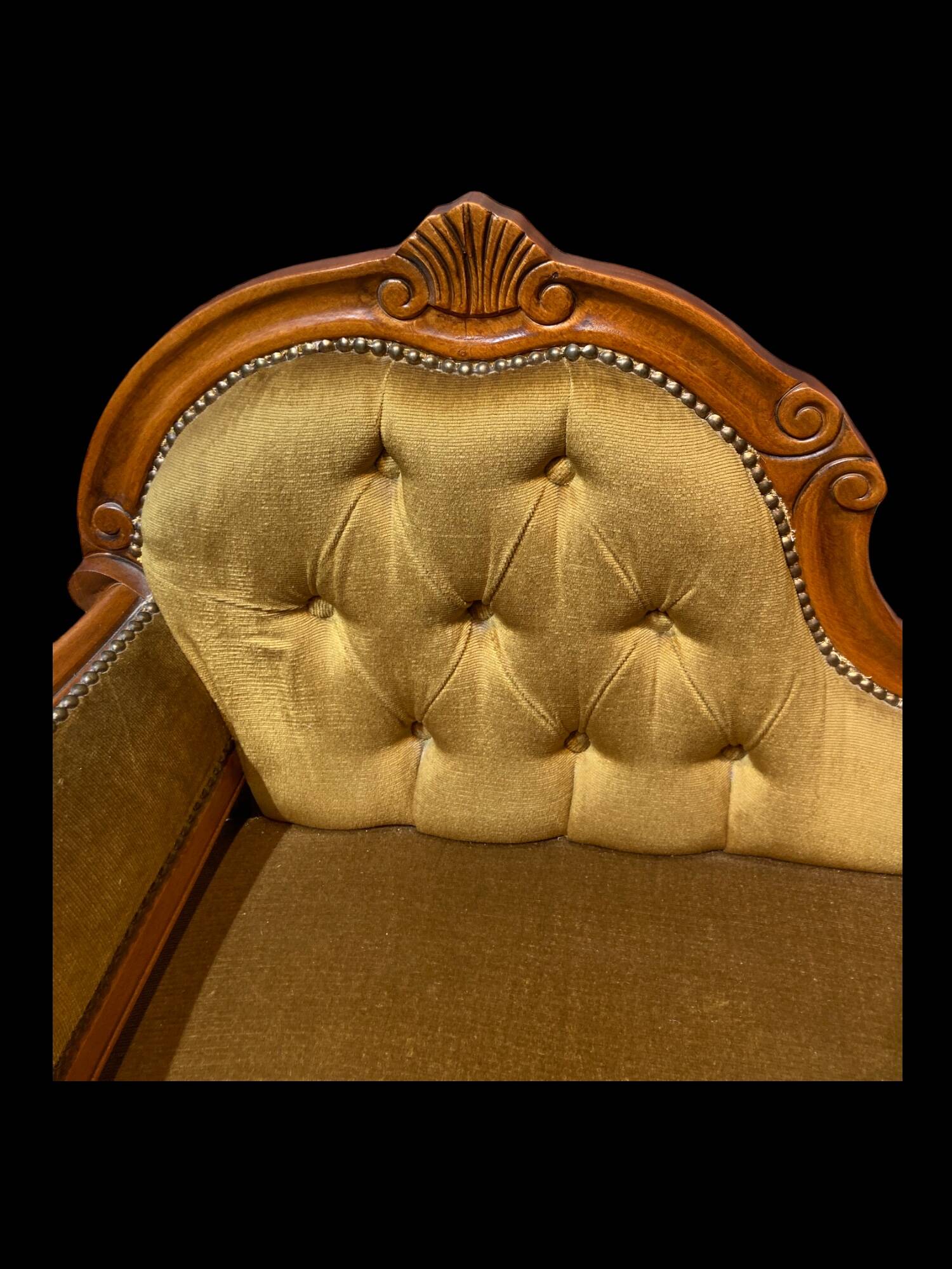 Telephone chair in wood and mustard fabric