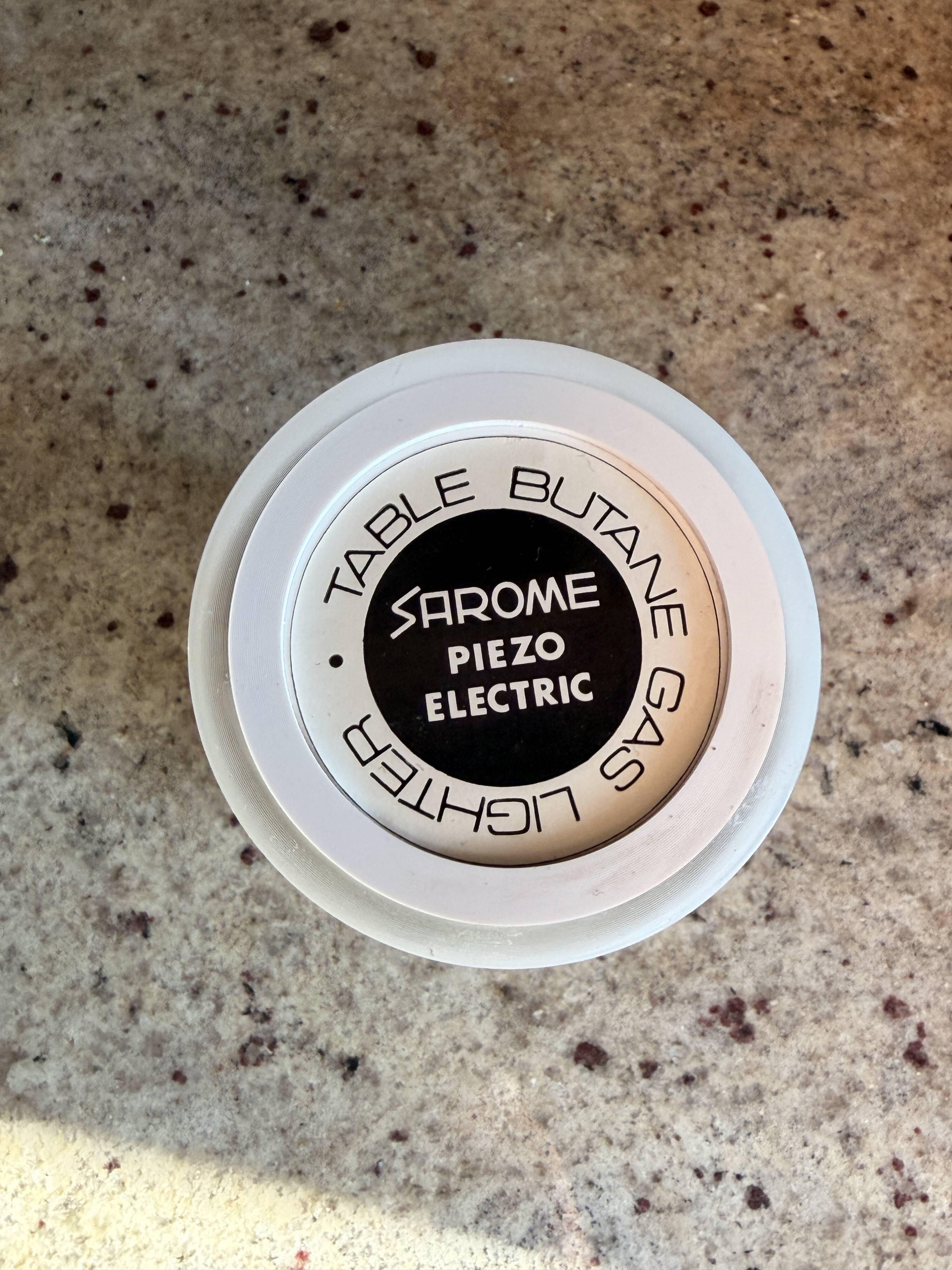 Briquet de table vintage Sarome Japon en plastique blanc