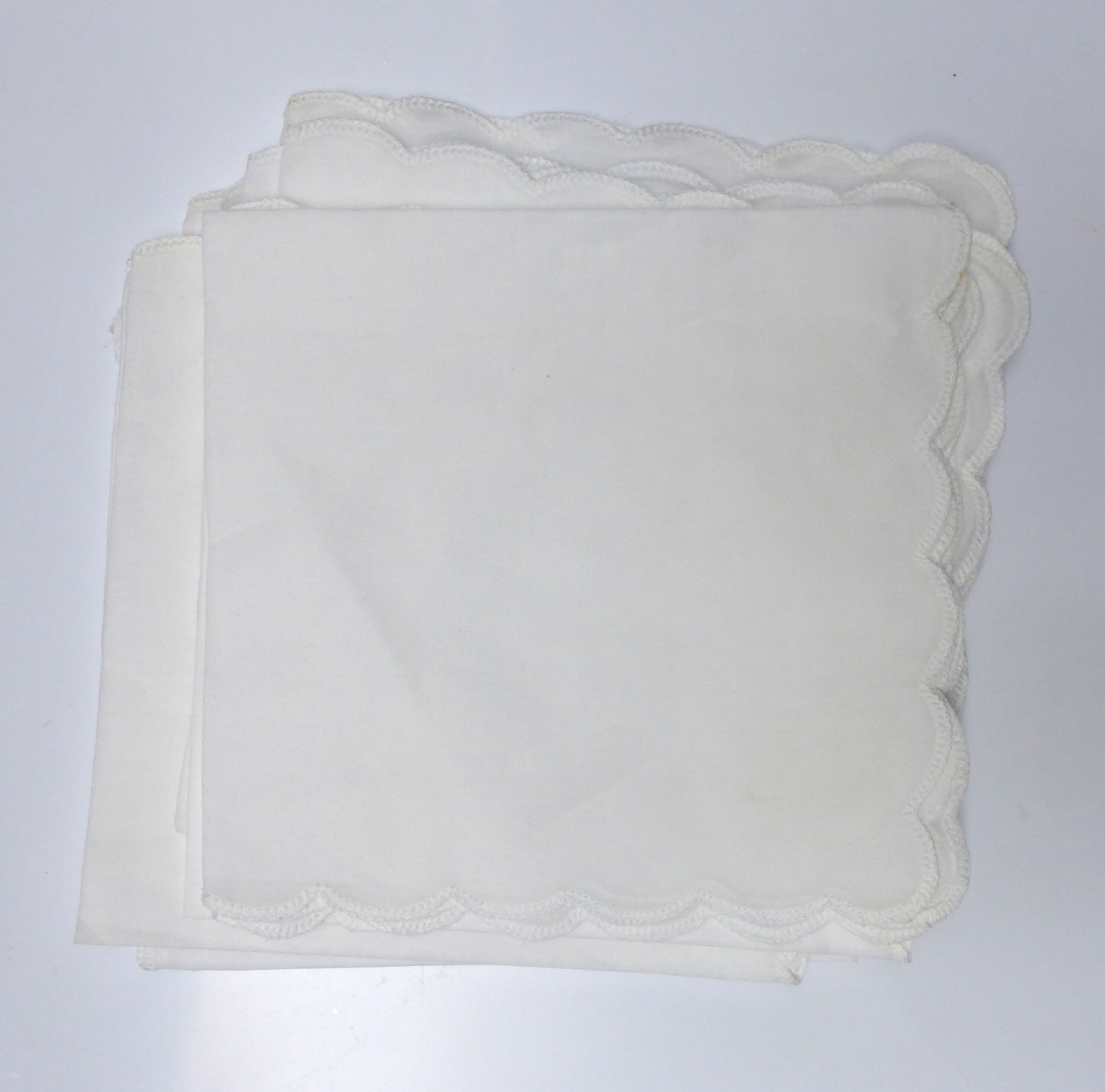 Une nappe et 7 serviettes