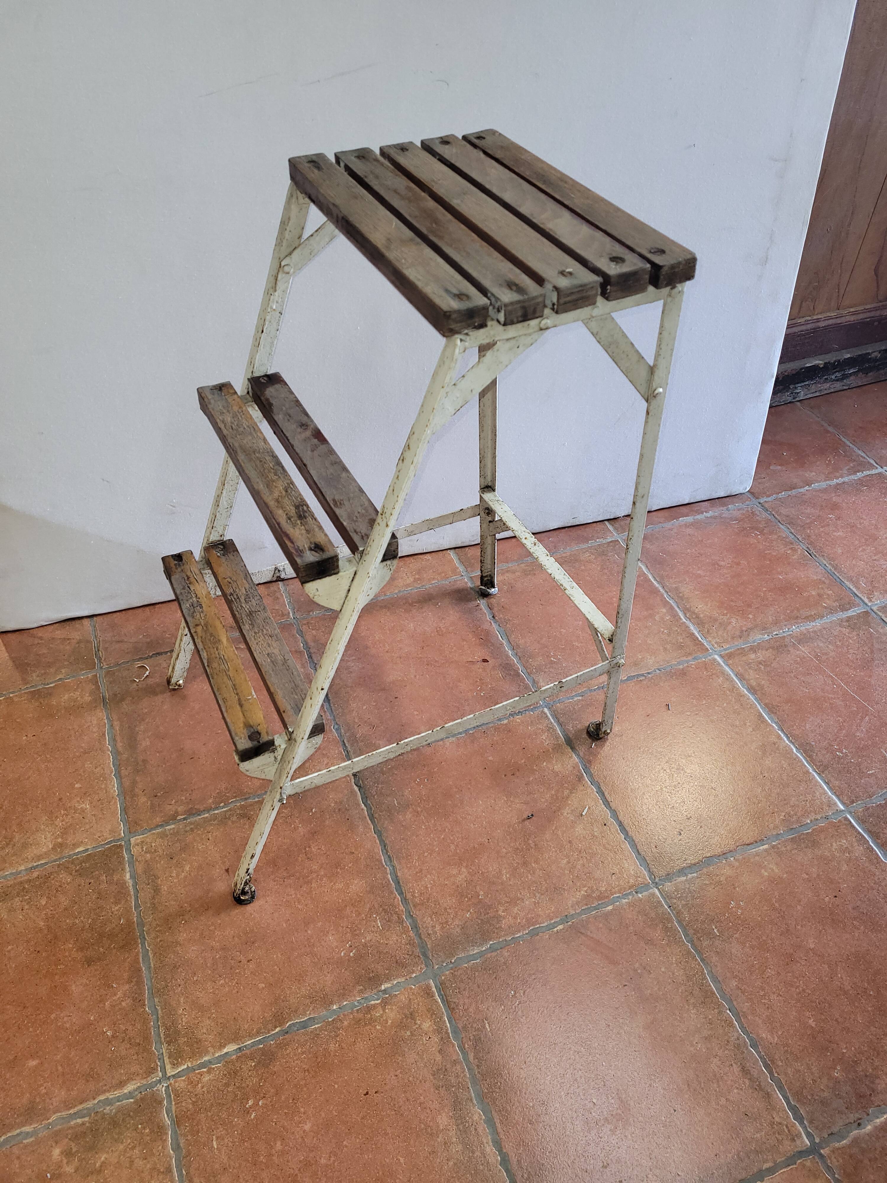 Riveted stepladder 3 steps