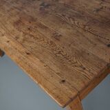 Table à manger antique de ferme rustique française en chêne doré clair du 19ème siècle