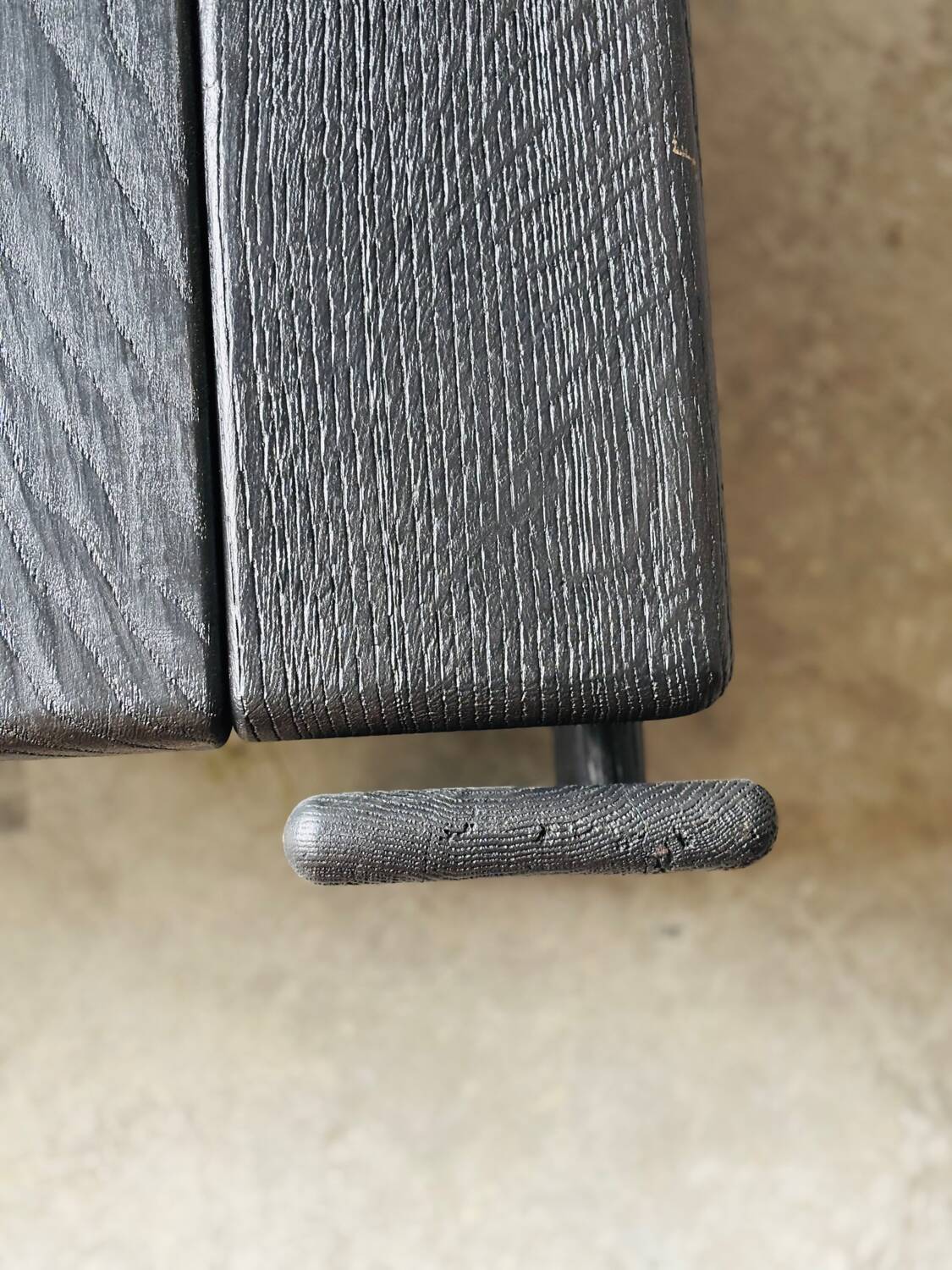 Table basse en bois noir