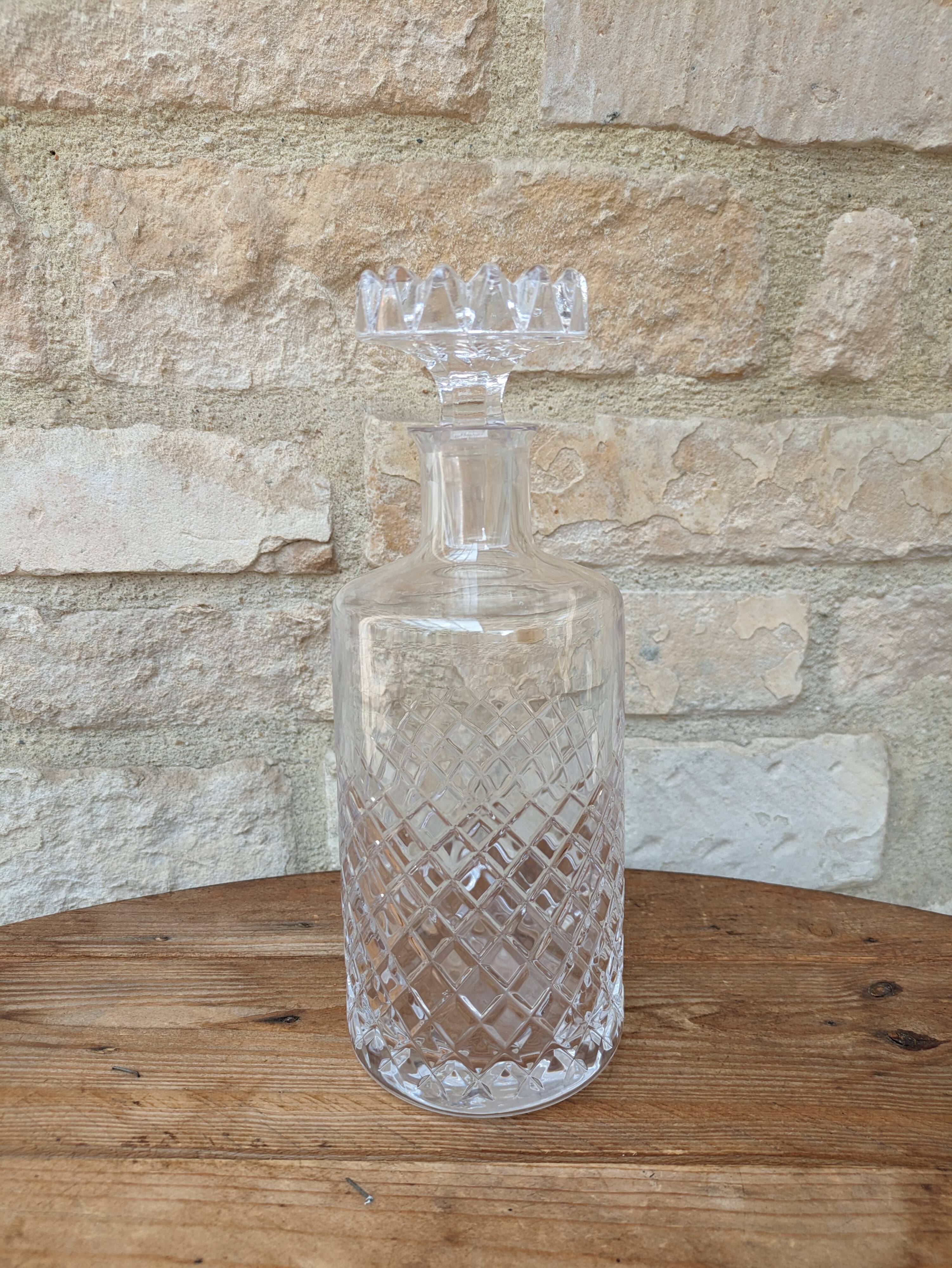 Ancienne carafe en cristal taillé avec bouchon 1l