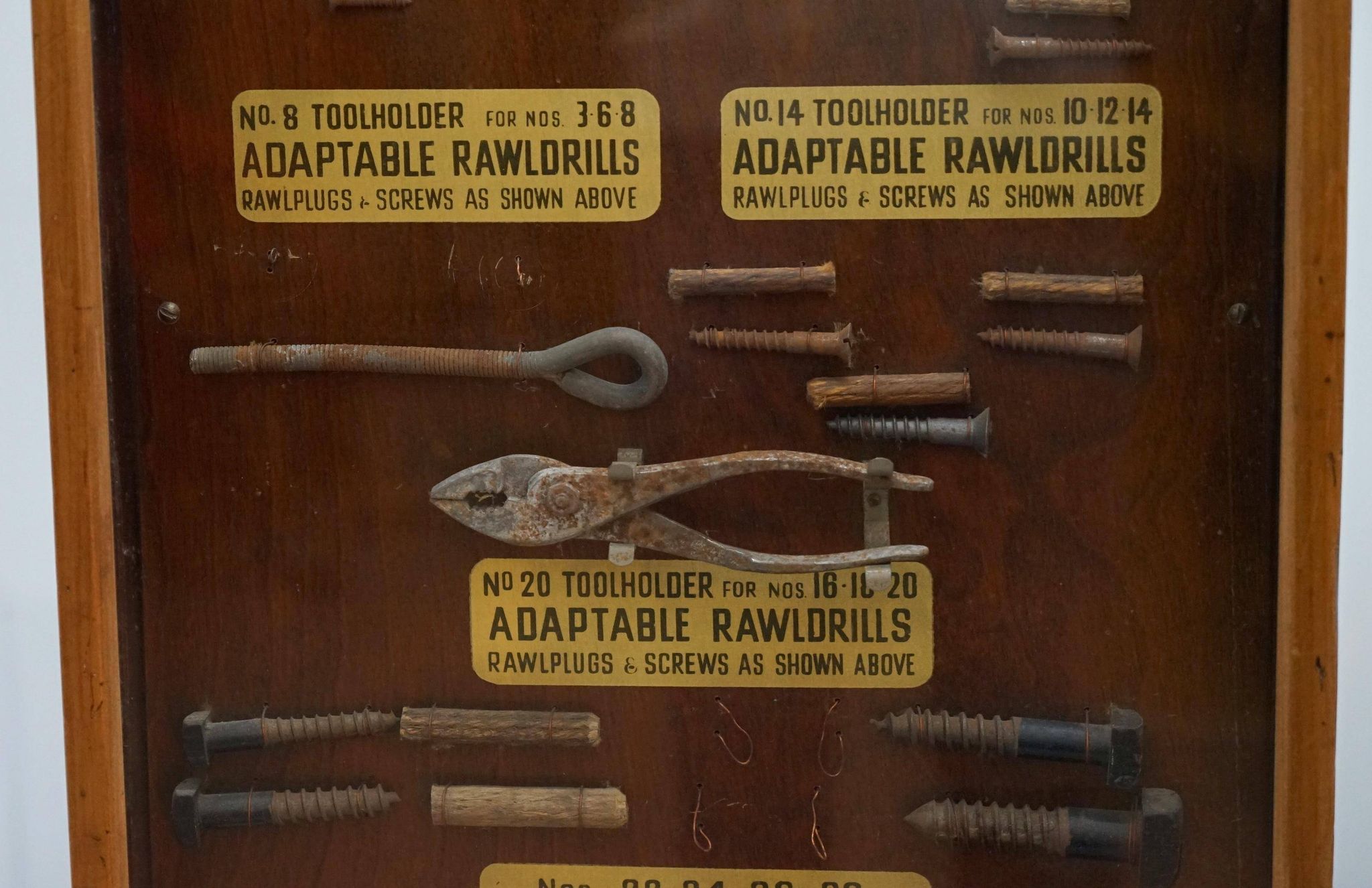 Meuble de présentation Rawl années 1950 avec tiroirs et vitrine