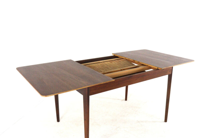 Rectangular Extendable Dining Table "Nichtevecht"