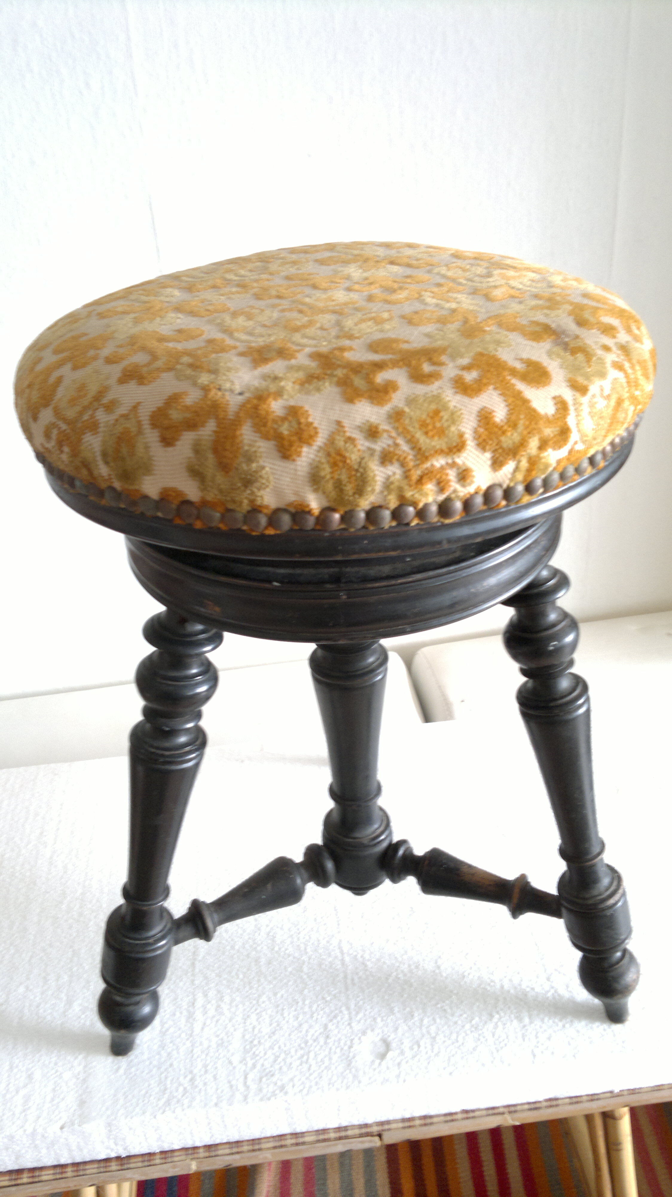 Napoleon lll piano stool