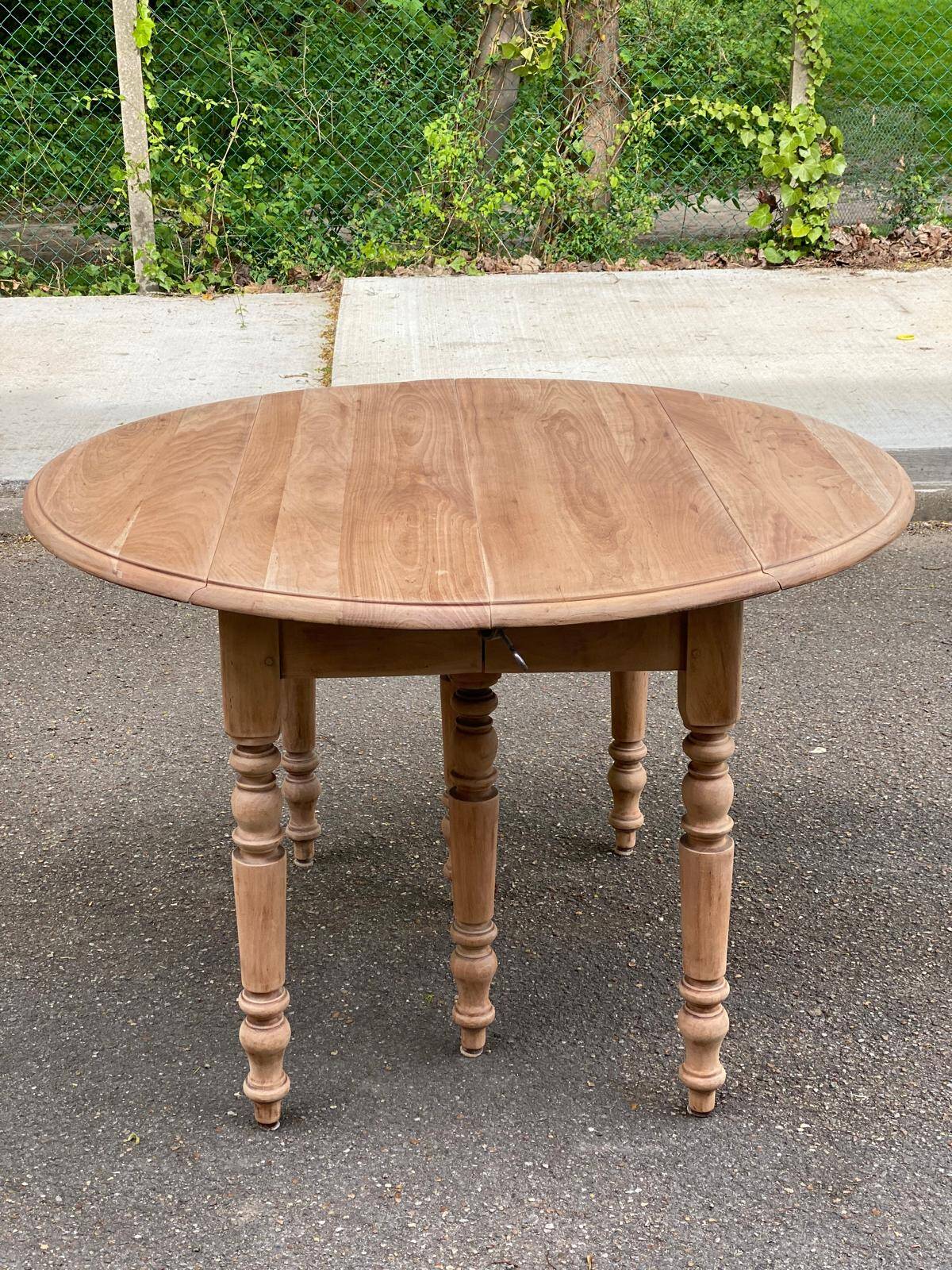 Table ronde extensible Louis Philippe XIXème à volet pliable 6 pieds 200cm