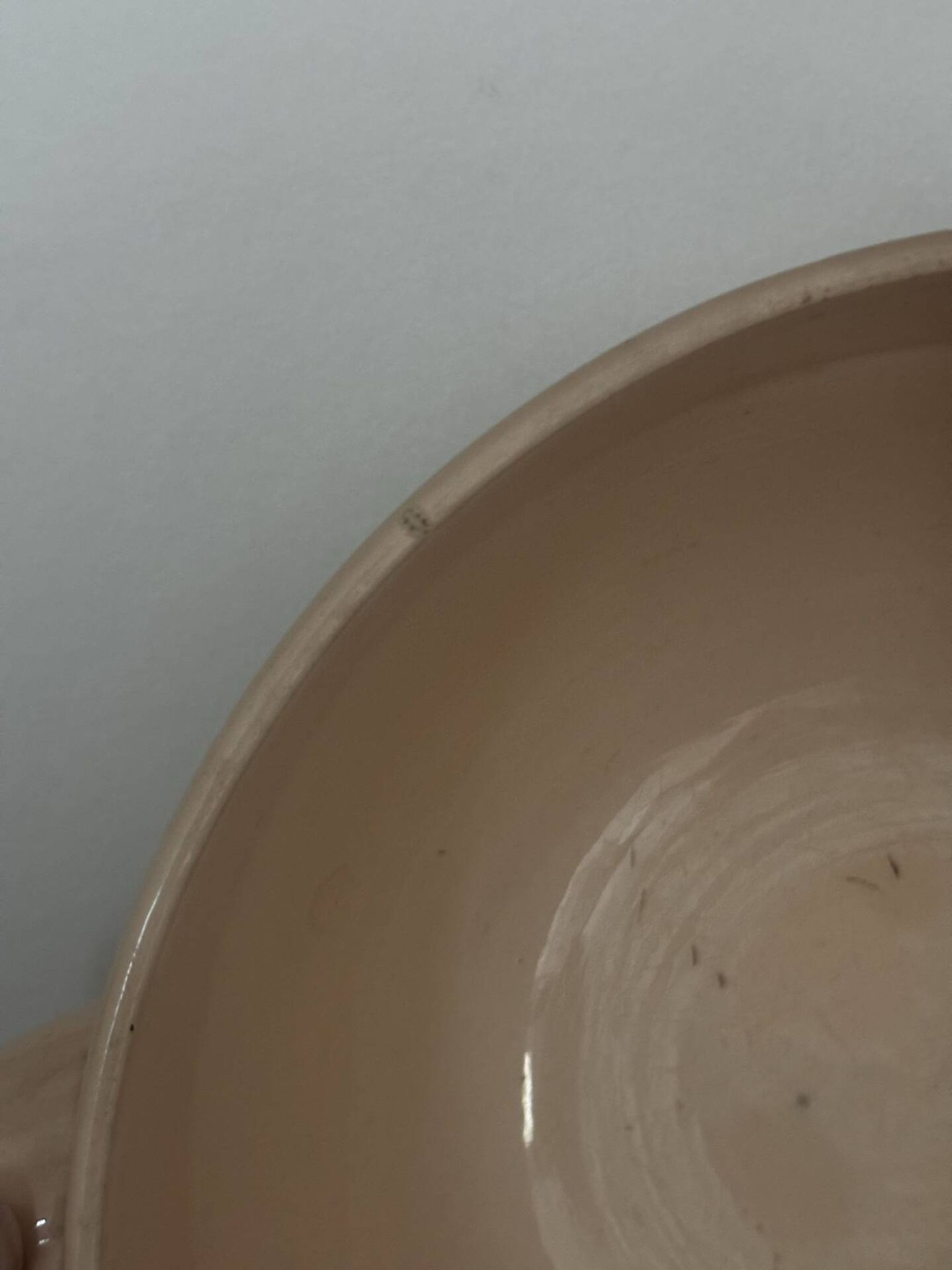 Ancienne soupière en faïence rose poudré Digoin