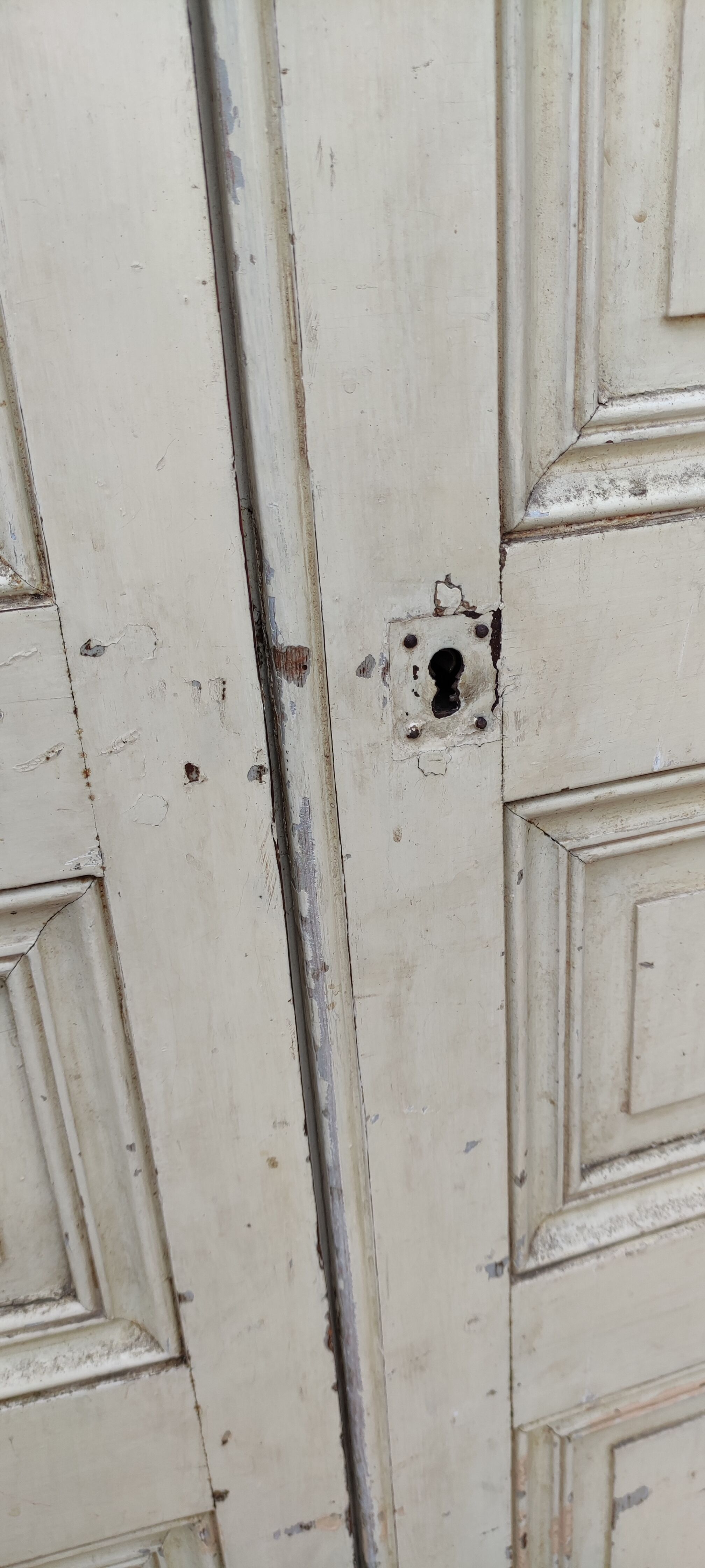 Patinated Parisian wardrobe, 2 doors, 2 shelves