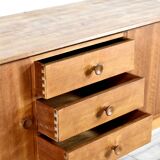 Buffet en noyer de Gordon Russell pour Heal, datant du milieu du siècle