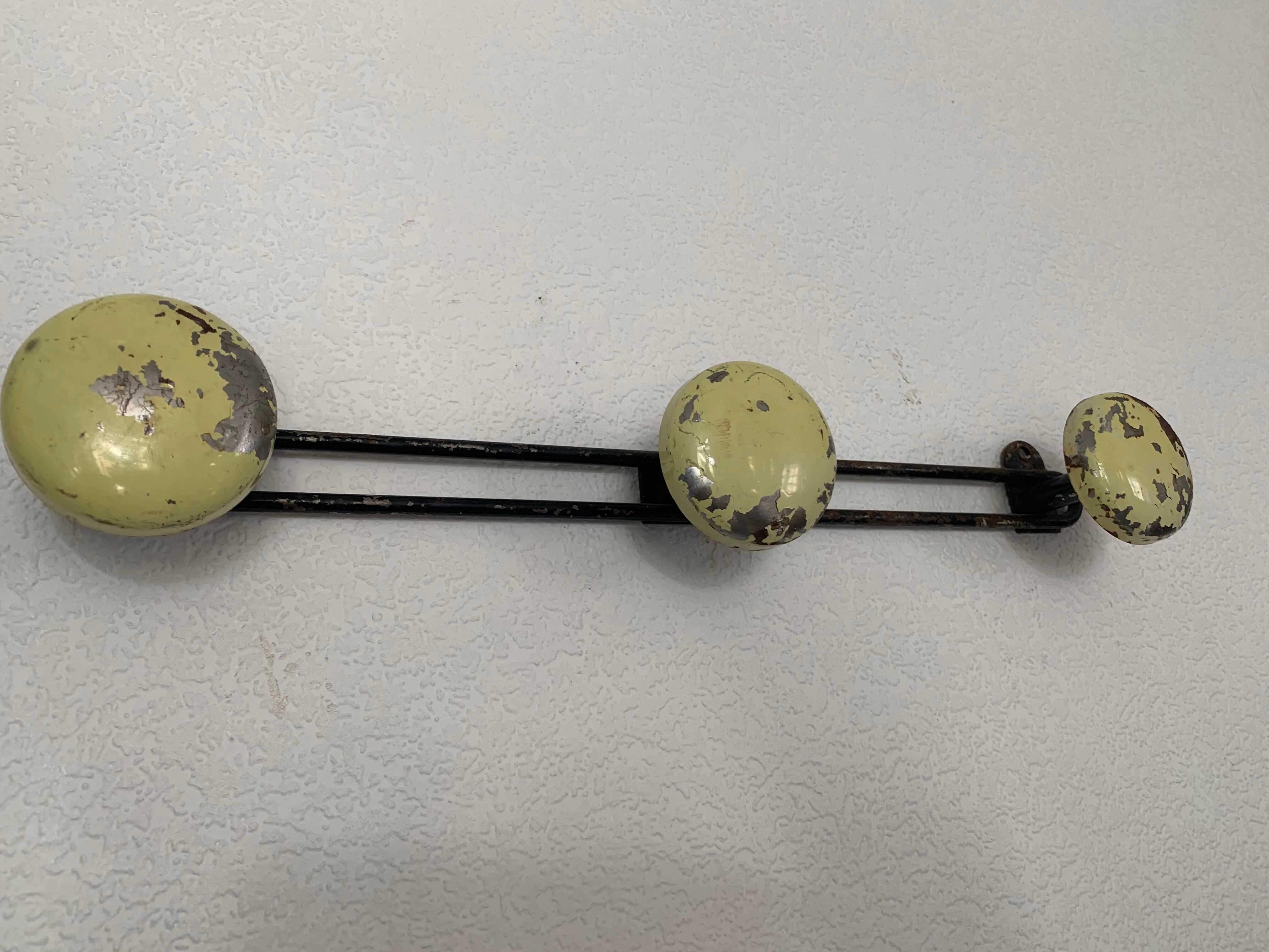 Yellow vintage patère