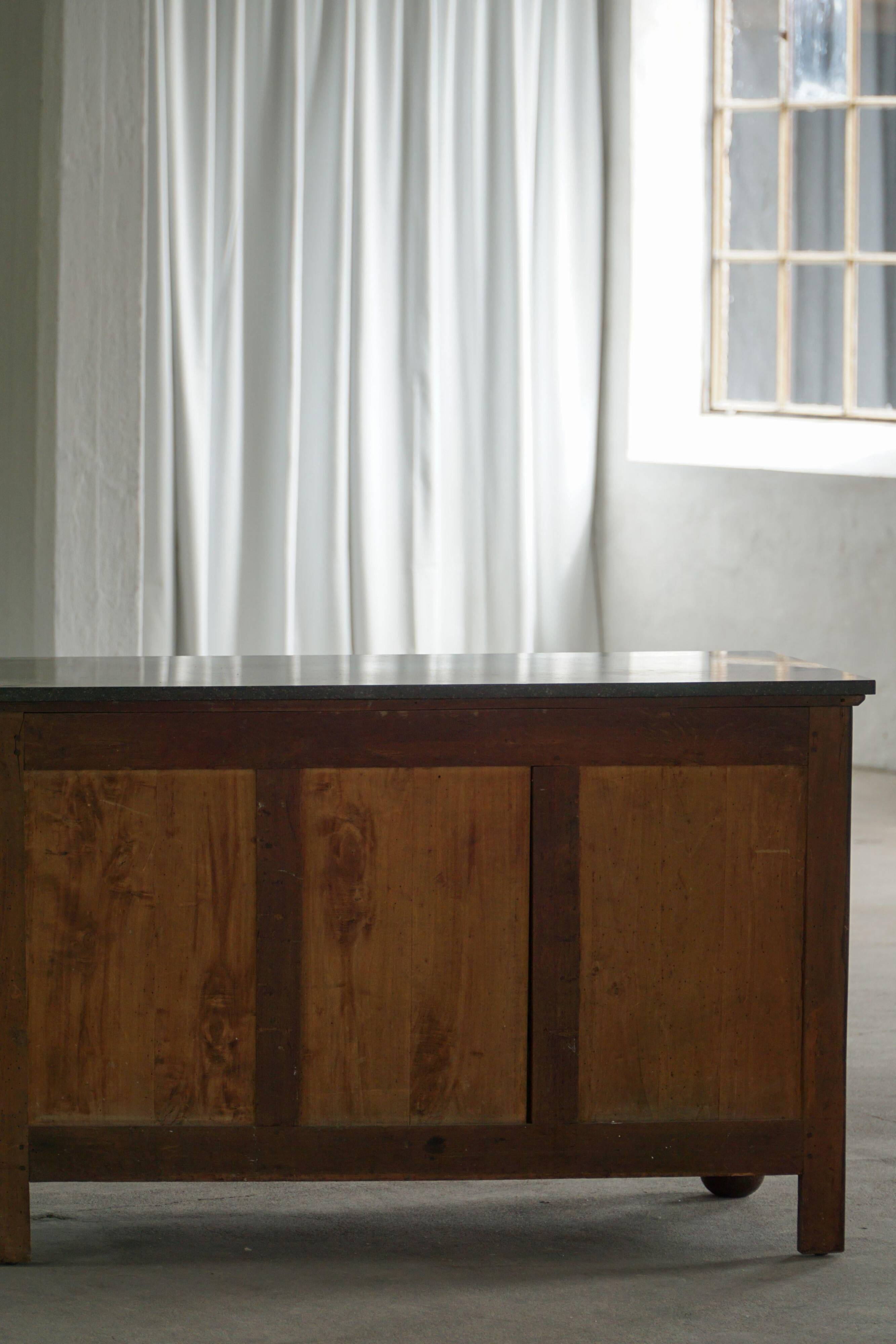 French Empire Commode / Commode, walnut and bronze mounts, 19th century