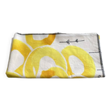 Rectangular tablecloth or table runner in thick cotton.