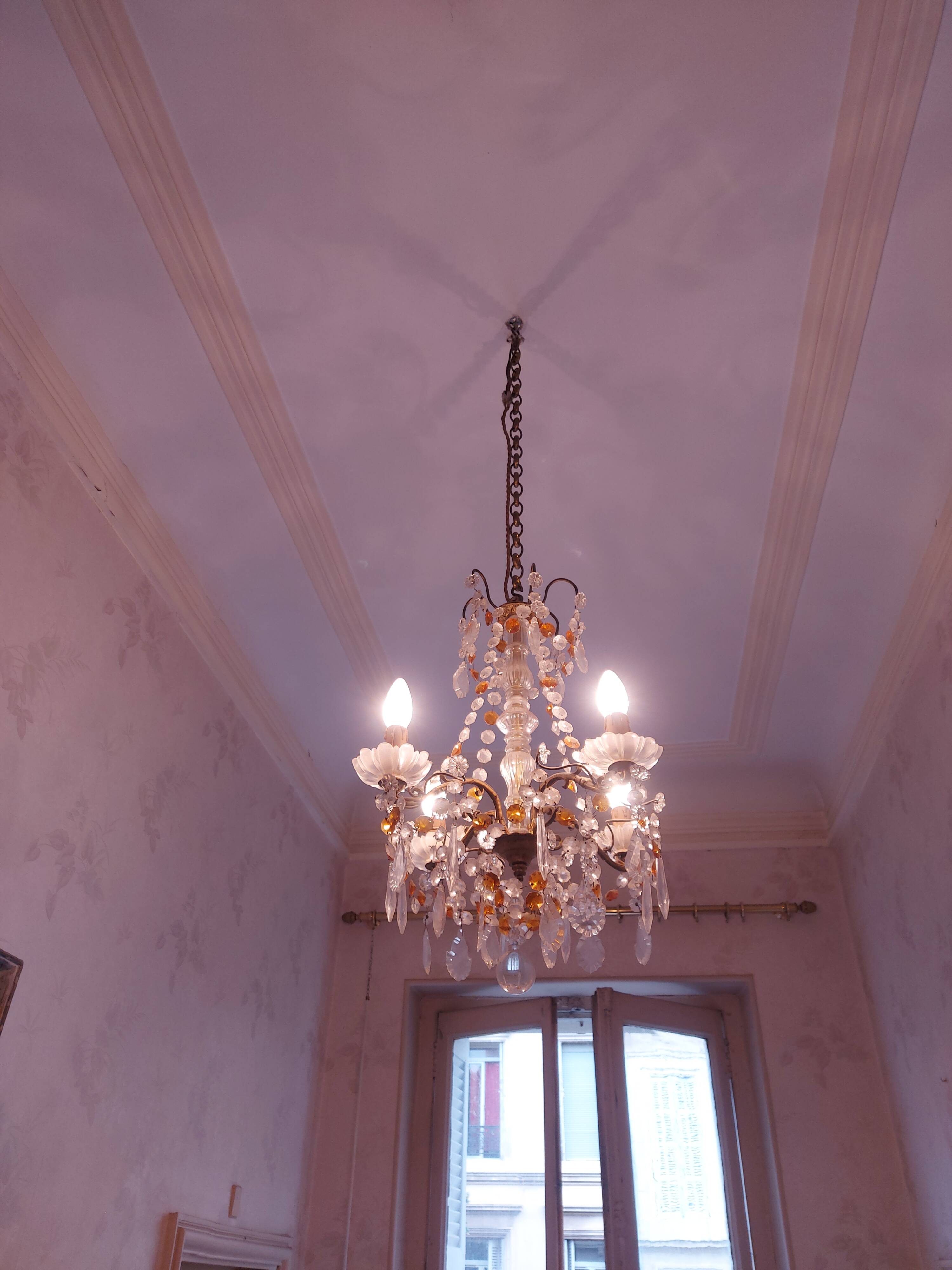 Chandelier to, colored crystal tassels