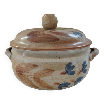 Vegetable bowl in earthenware from the Marais.