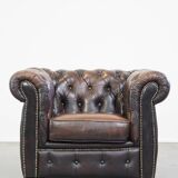 English Chesterfield armchair in sheepskin