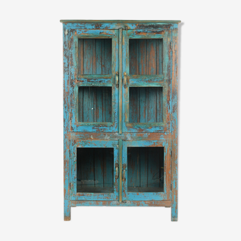 Armoire vitrée en bois à la patine bleue