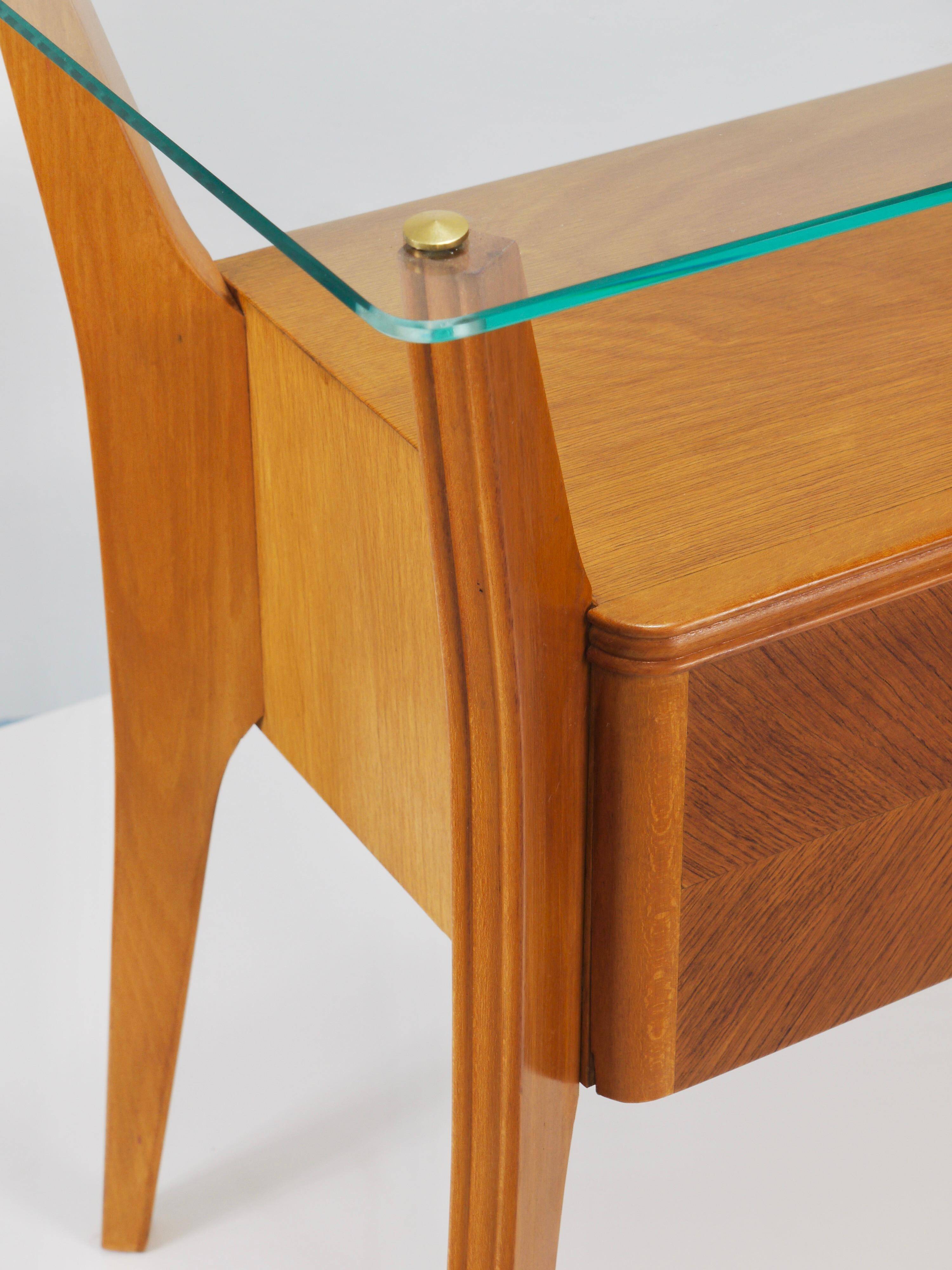 Gio Ponti bedside table in maple and walnut, La Permanente Mobili Cantù, 1940s