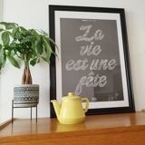 Théière en céramique jaune vintage