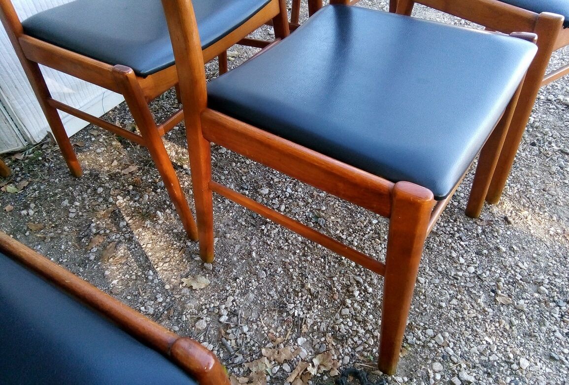 set of 6 vintage Scandinavian chairs