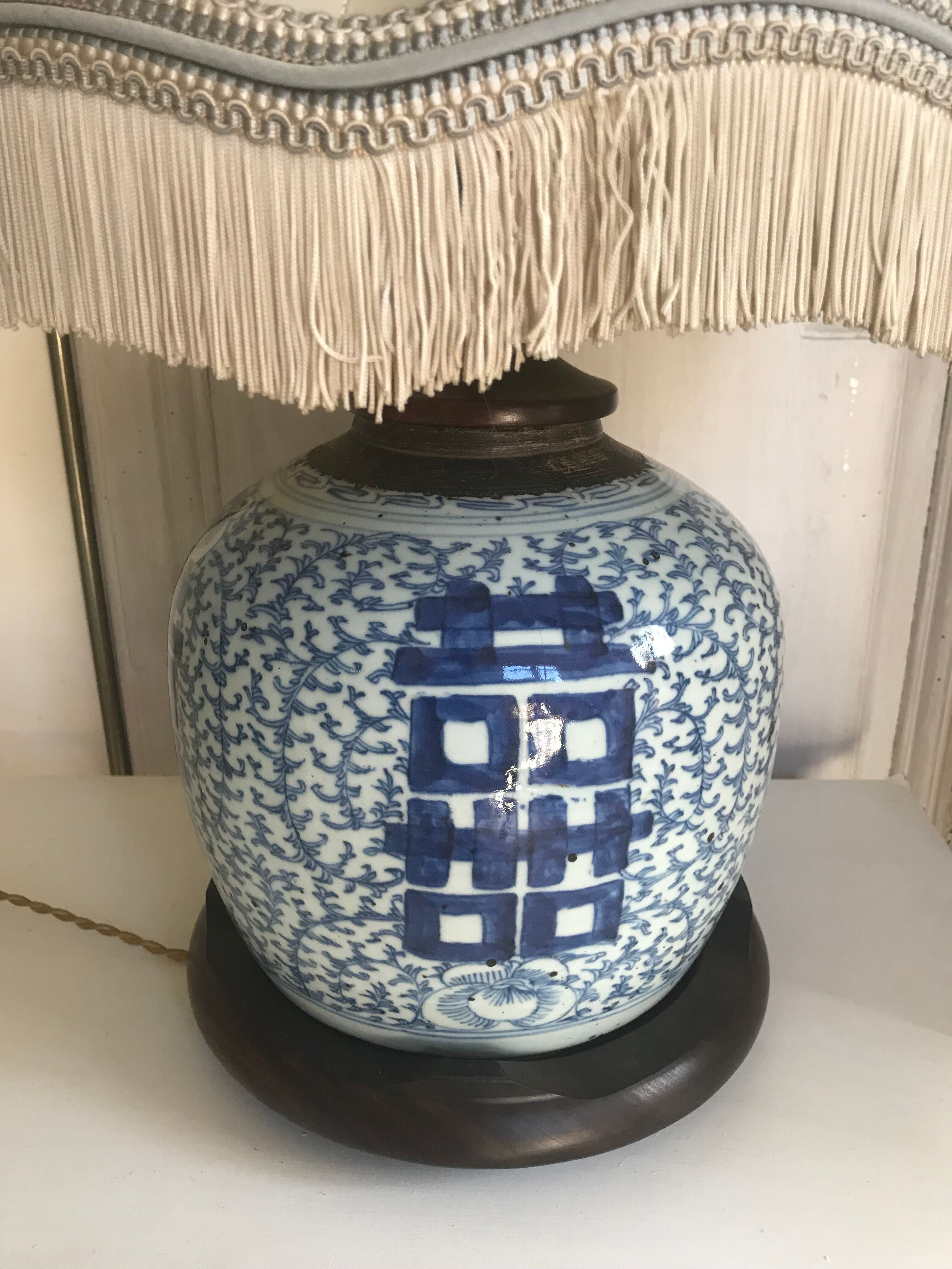 Chinese porcelain lamp