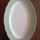 Plat ovale Villeroy & Boch Mettlach céladon et or