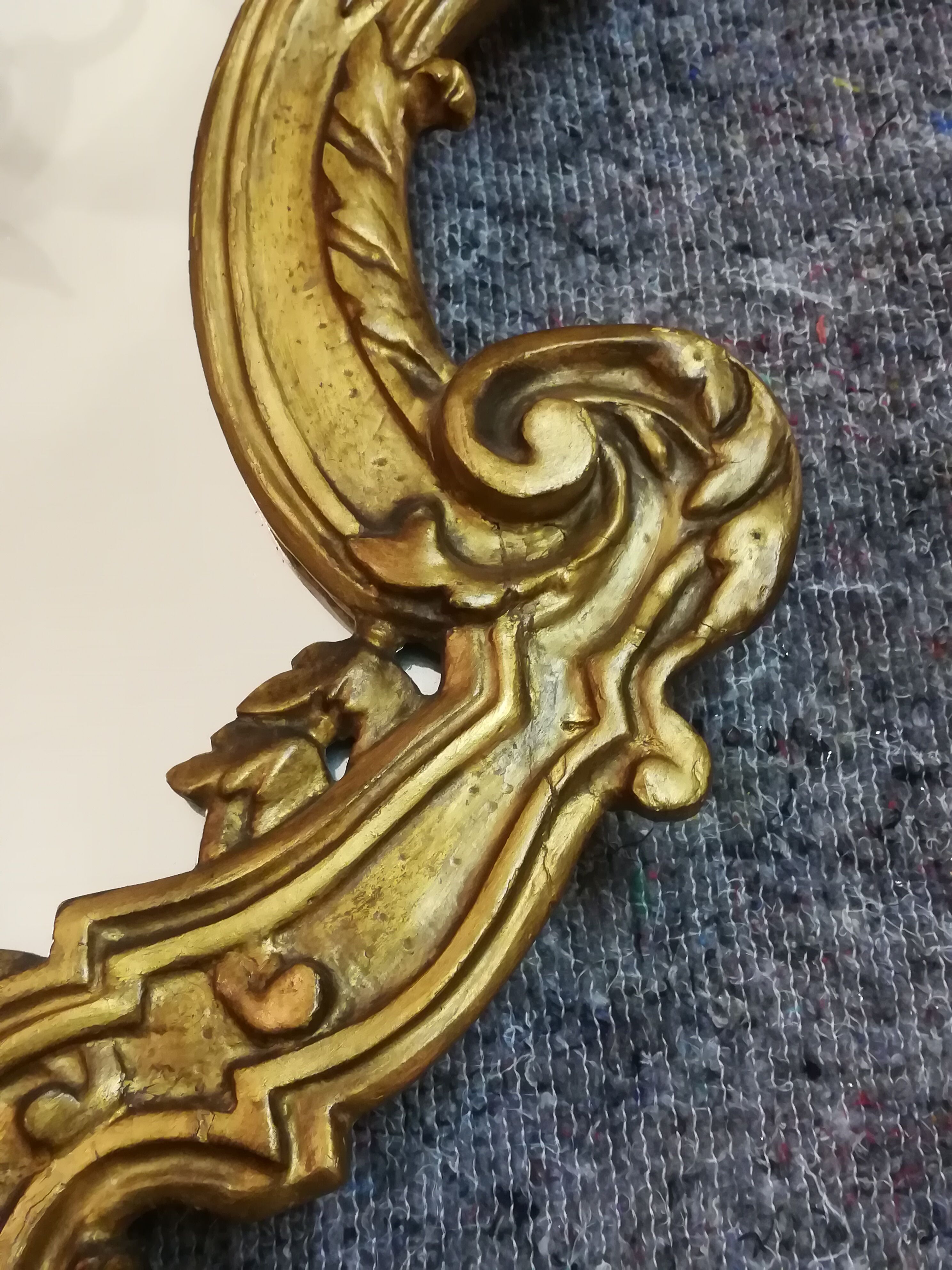 Mirror era Louis XV in gilded wood