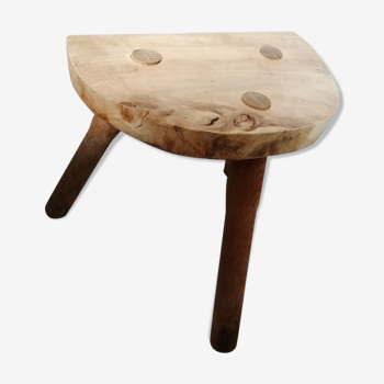 Tabouret tripodes