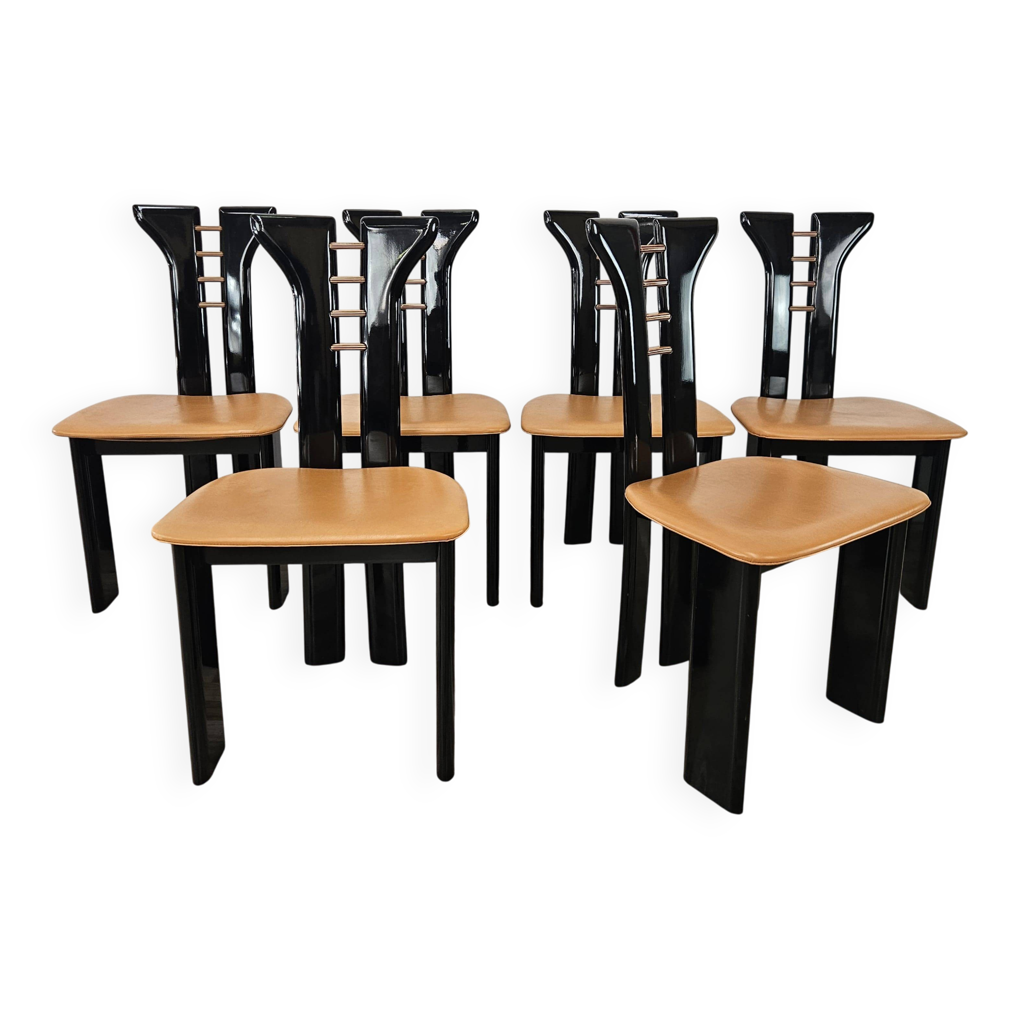Ensemble de 6 chaises Pierre Cardin en bois laqué noir, 1970