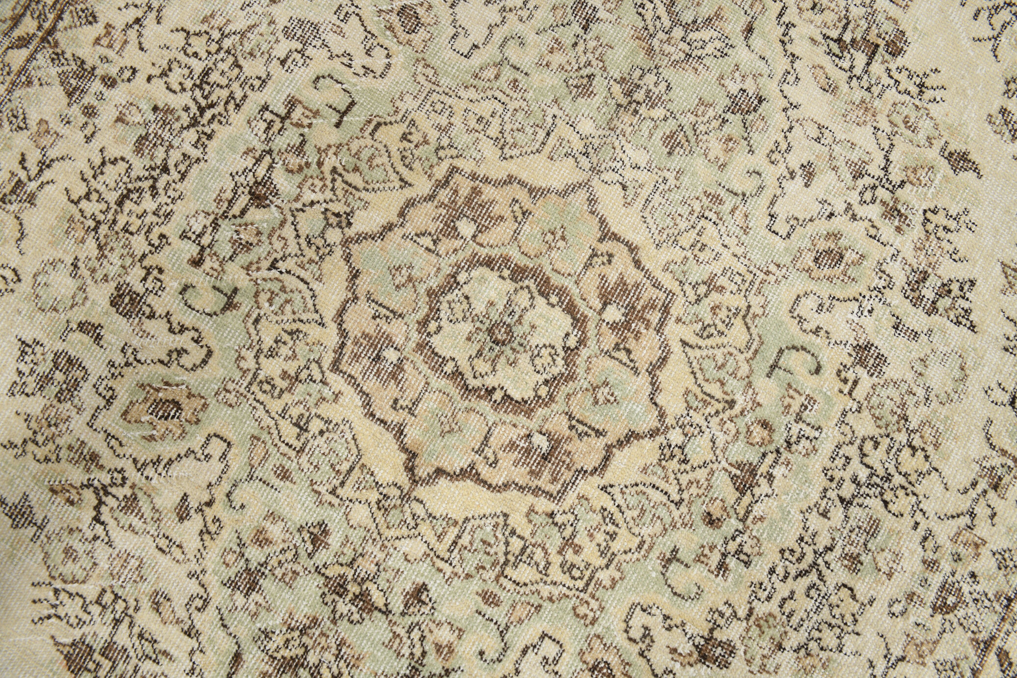 5x9 faded beige wool handknotted oushak rug, 276x166cm