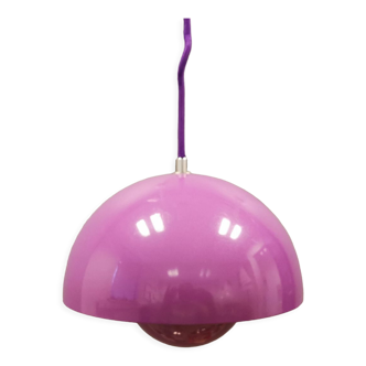 Flowerpot VP1 in purple colour from Verner Panton Denmark