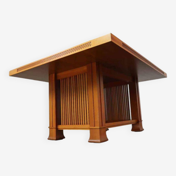 Husser 615 dining table by Frank Lloyd Wright for Cassina