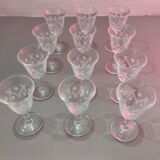 12 verres à liqueur ciselés art déco