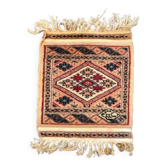 Handmade Pakistani rug