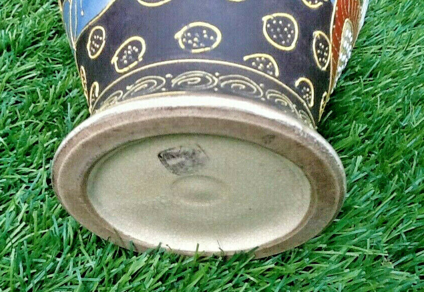 Vase of baluster shape porcelain "Satsuma" Gold nets...