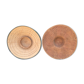 Deux chapeaux tressés asie années 80