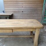 Farm table