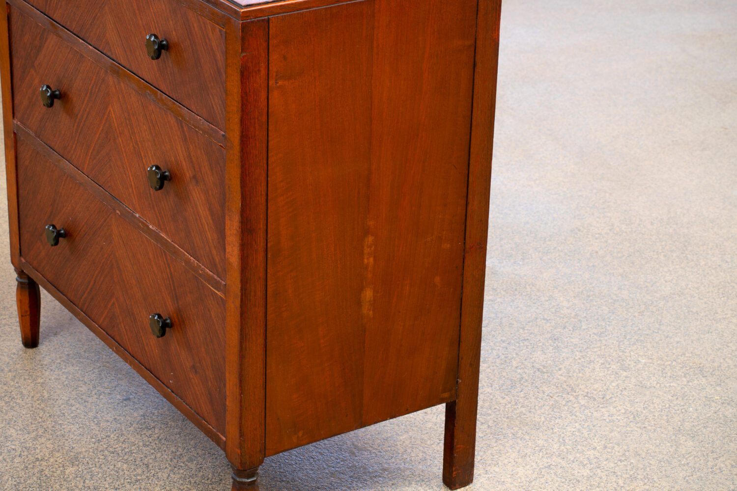 Vintage 1930s chest of drawers