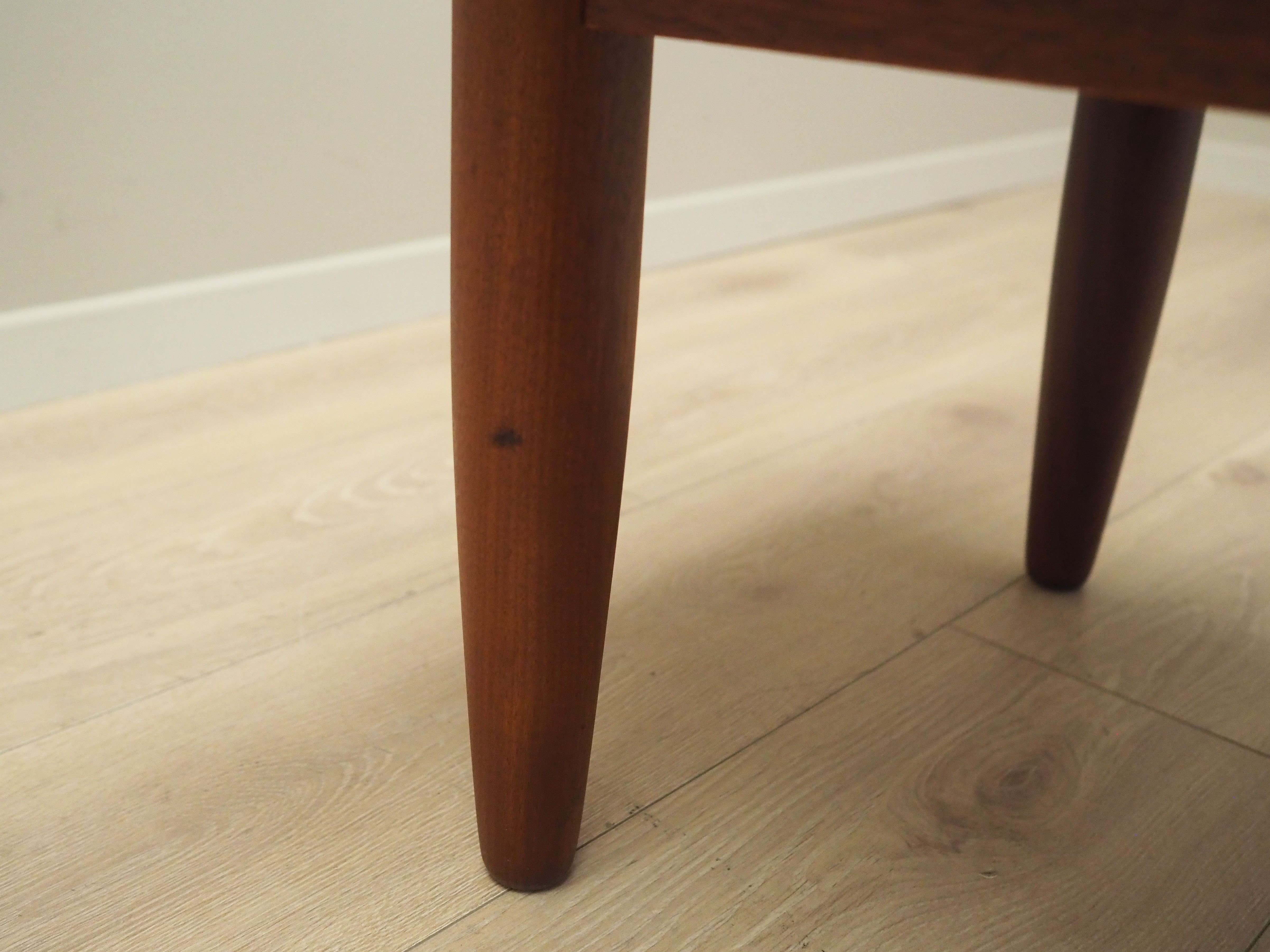 Panneau bas en teck, design danois, années 1970, production: Danemark