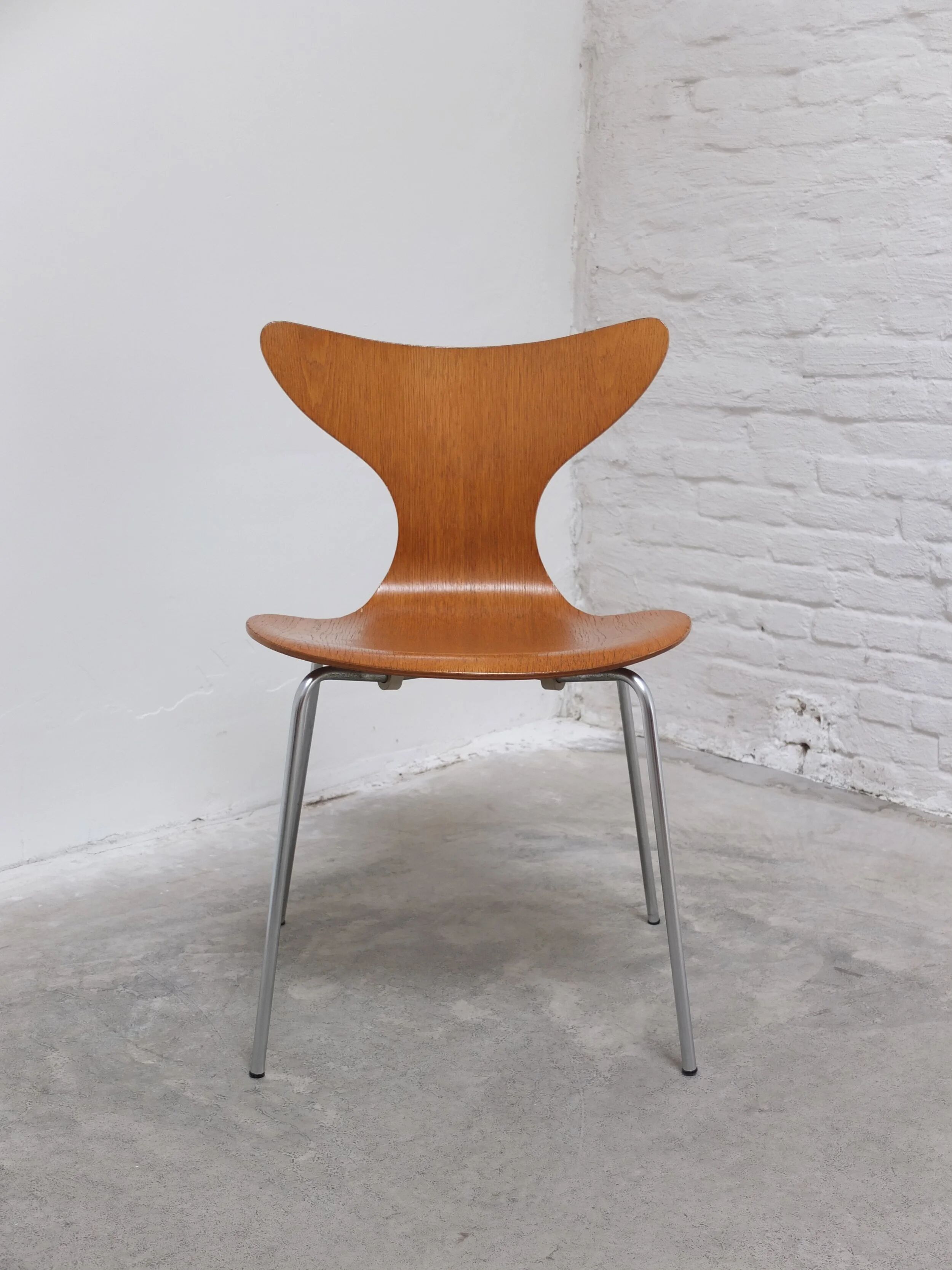 1st edition set of 4 'Lily' chairs in oak by Arne Jacobsen for Fritz Hansen, 1969