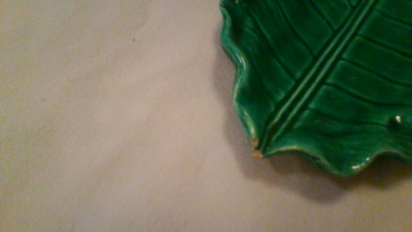 Vintage ceramic leaf-shaped dish