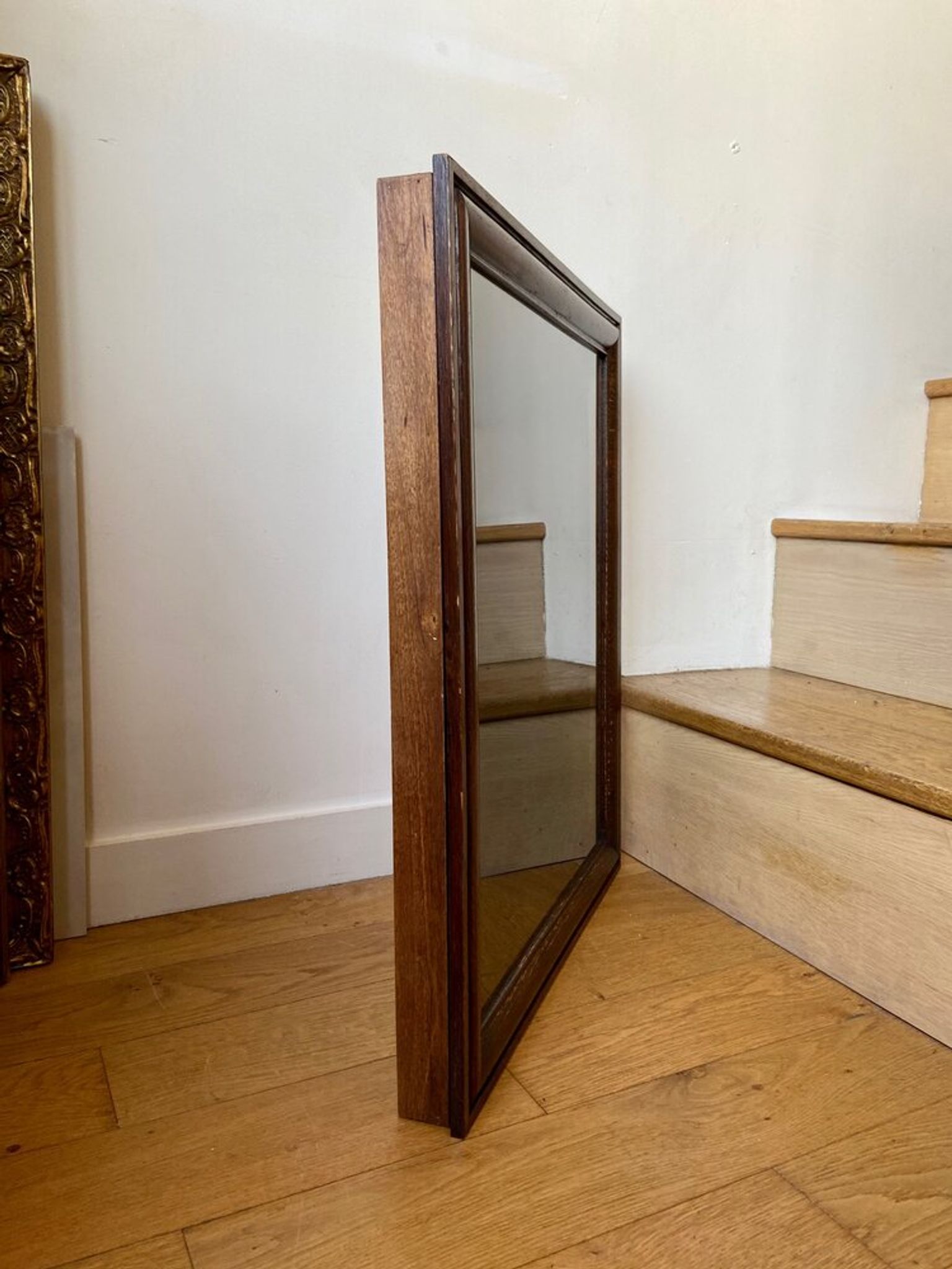 Vitrine en bois et velours noir