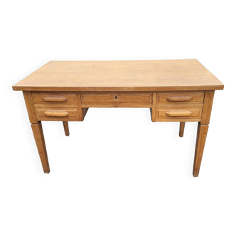 Flat oak desk with drawers, 130×70cms
