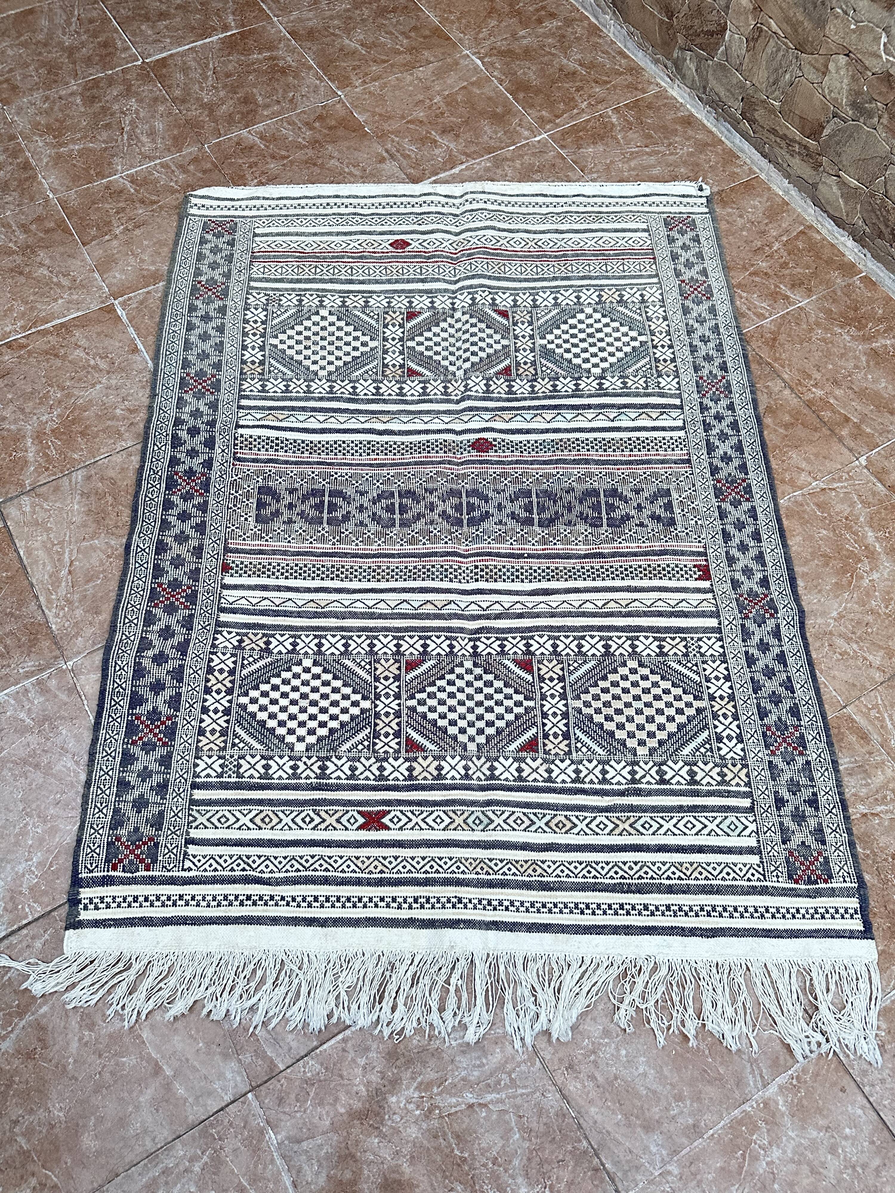 Handwoven Kilim rug made of camel wool, silk, and cactus – blue