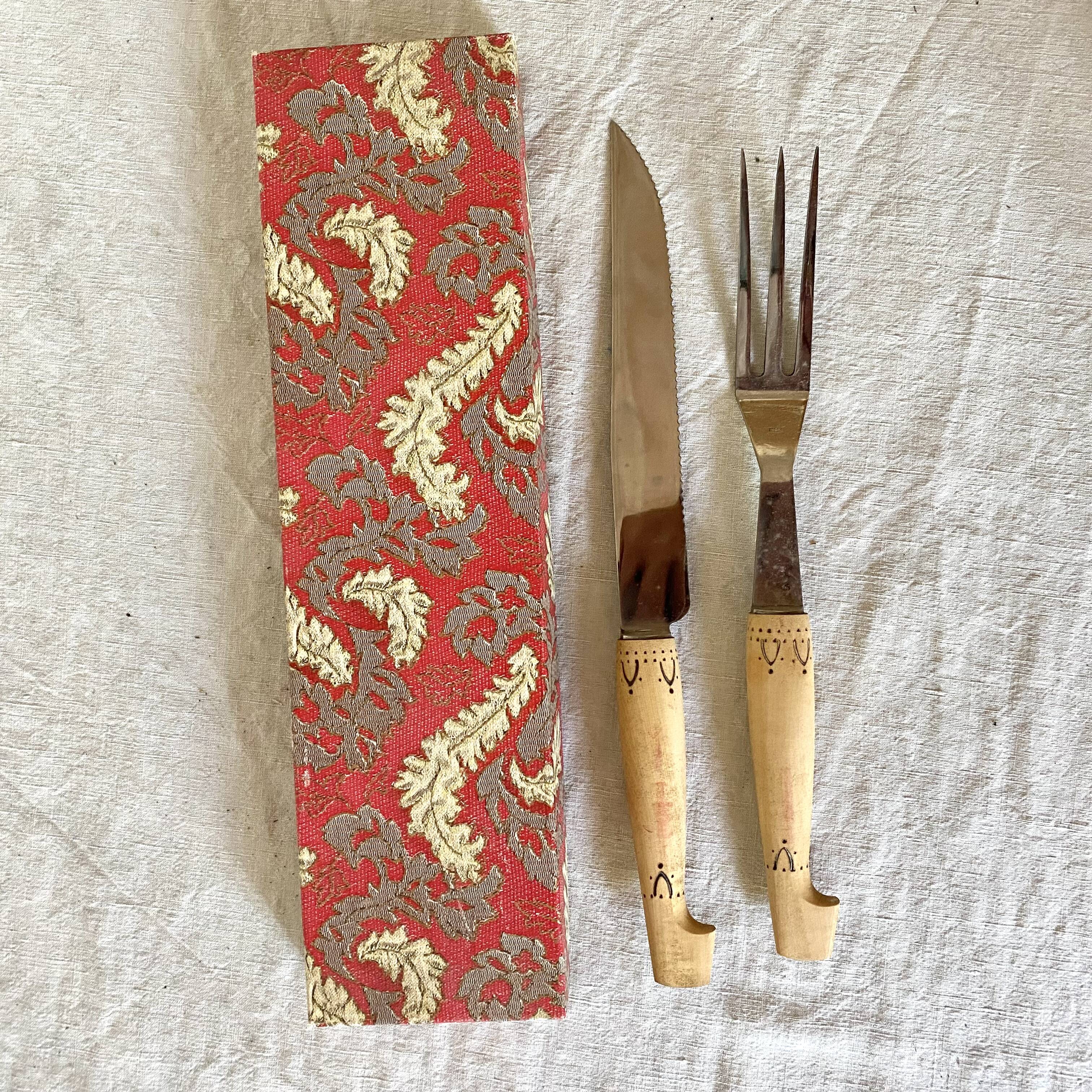 Fourchette et couteau à découpe en inox et bois gravé